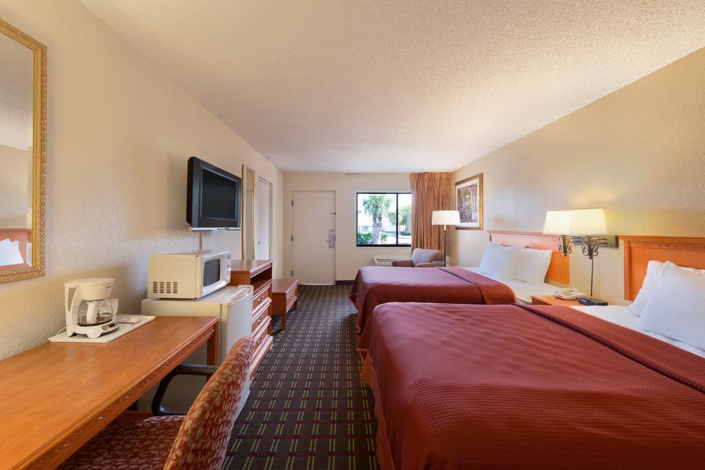 Rodeway Inn Port Richey North エクステリア 写真